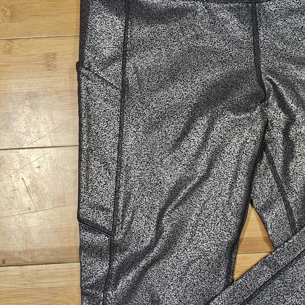 Lululemon Athletica Black and White Speckled Leggings - Picture 2 of 7
